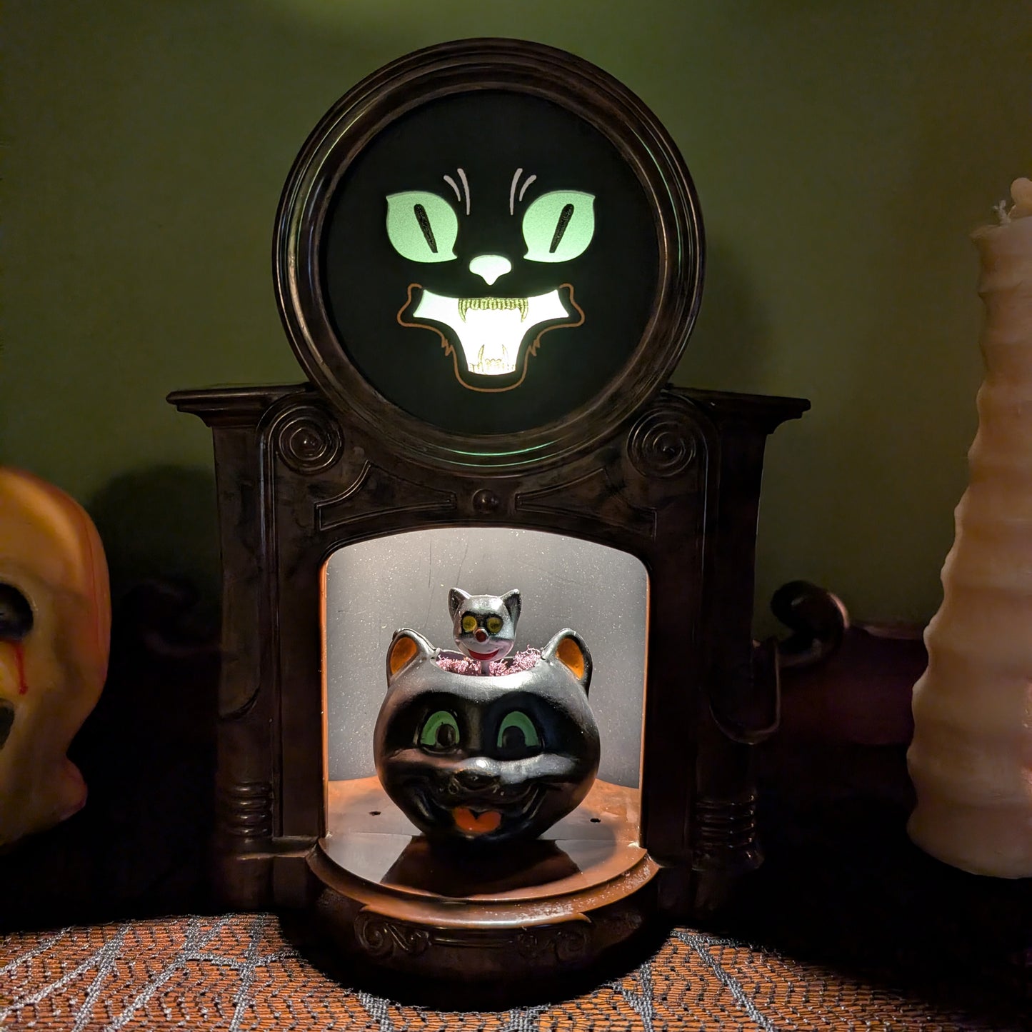 3 Vintage Kitties Light